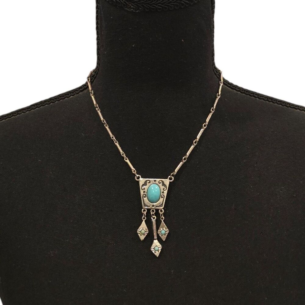 Vintage Southwestern Style Turquoise Pendant Necklace Silver Tone Dangle Design